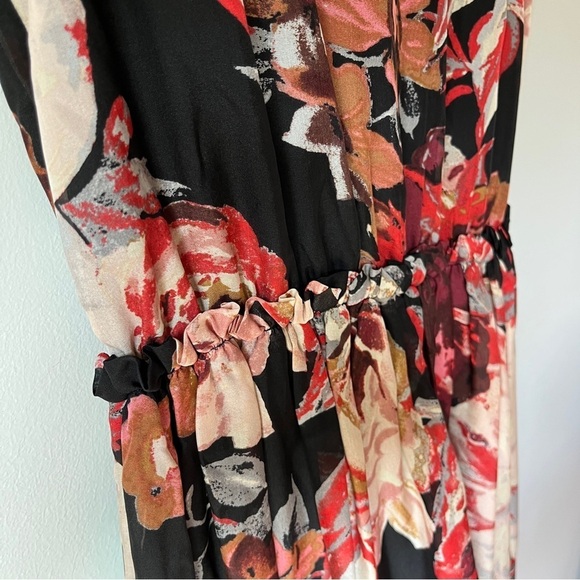 Elizabeth and James Silk Black and Floral Sleeveless Dress - Picture 6 of 7